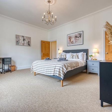 2 Bed Stunning Chic Modern Spacious Apt, Ocean Village, Southampton - Plenty Of Parking - By Blue Puffin Stays Dış mekan fotoğraf