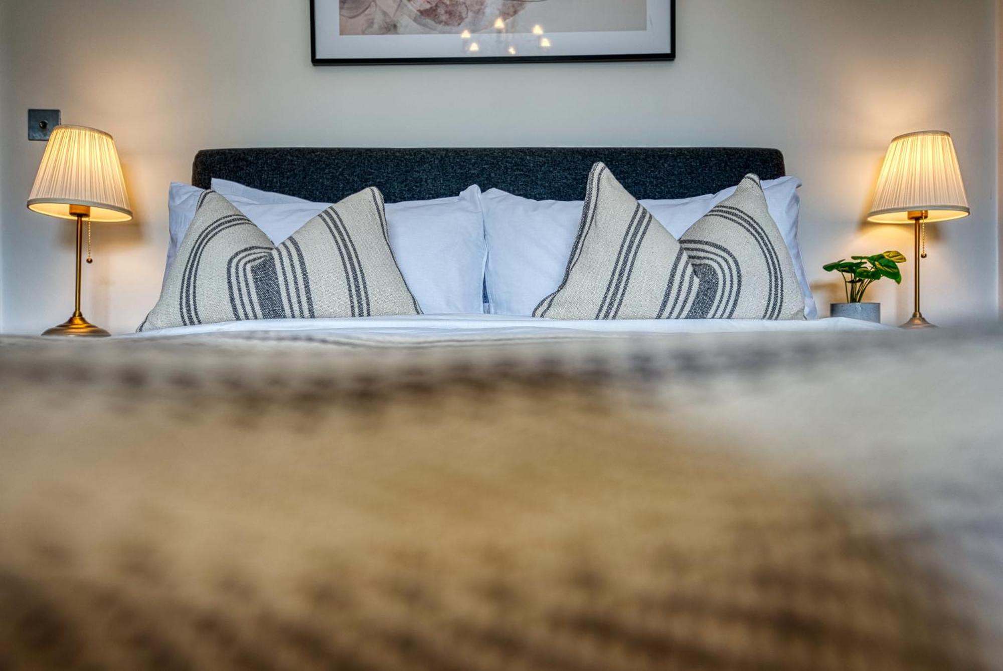 2 Bed Stunning Chic Modern Spacious Apt, Ocean Village, Southampton - Plenty Of Parking - By Blue Puffin Stays Dış mekan fotoğraf