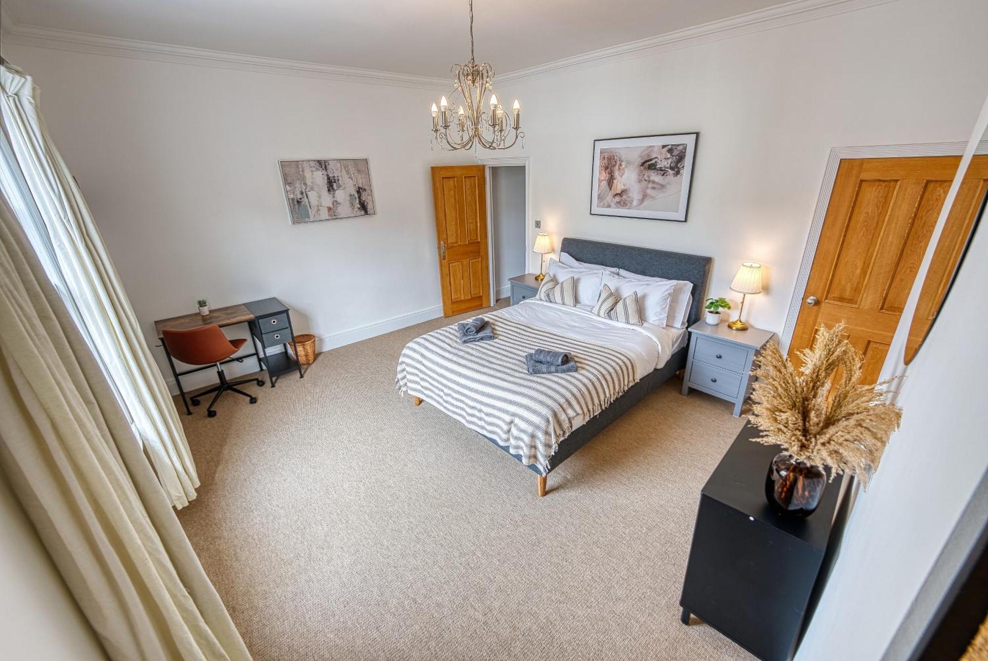 2 Bed Stunning Chic Modern Spacious Apt, Ocean Village, Southampton - Plenty Of Parking - By Blue Puffin Stays Dış mekan fotoğraf