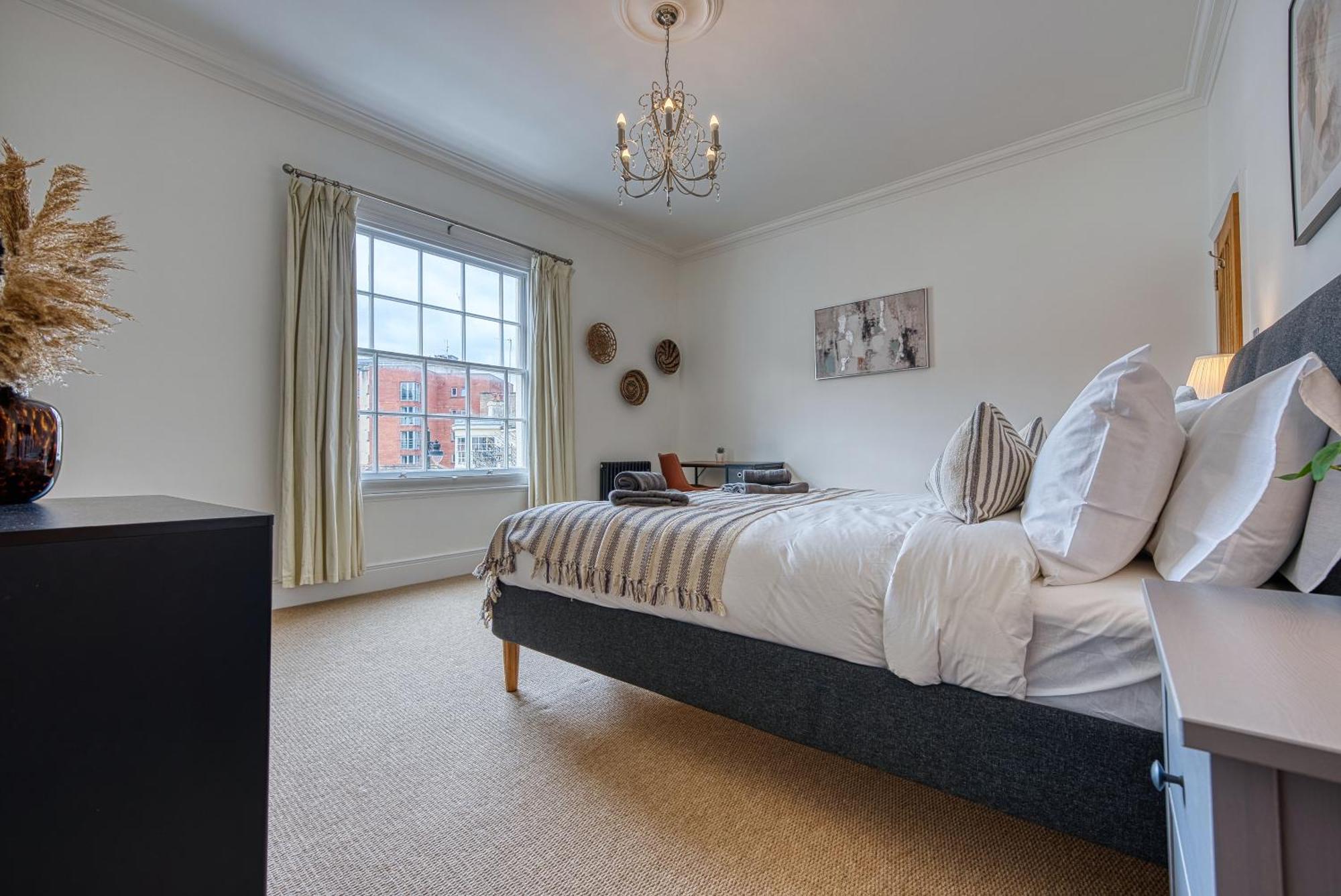 2 Bed Stunning Chic Modern Spacious Apt, Ocean Village, Southampton - Plenty Of Parking - By Blue Puffin Stays Dış mekan fotoğraf