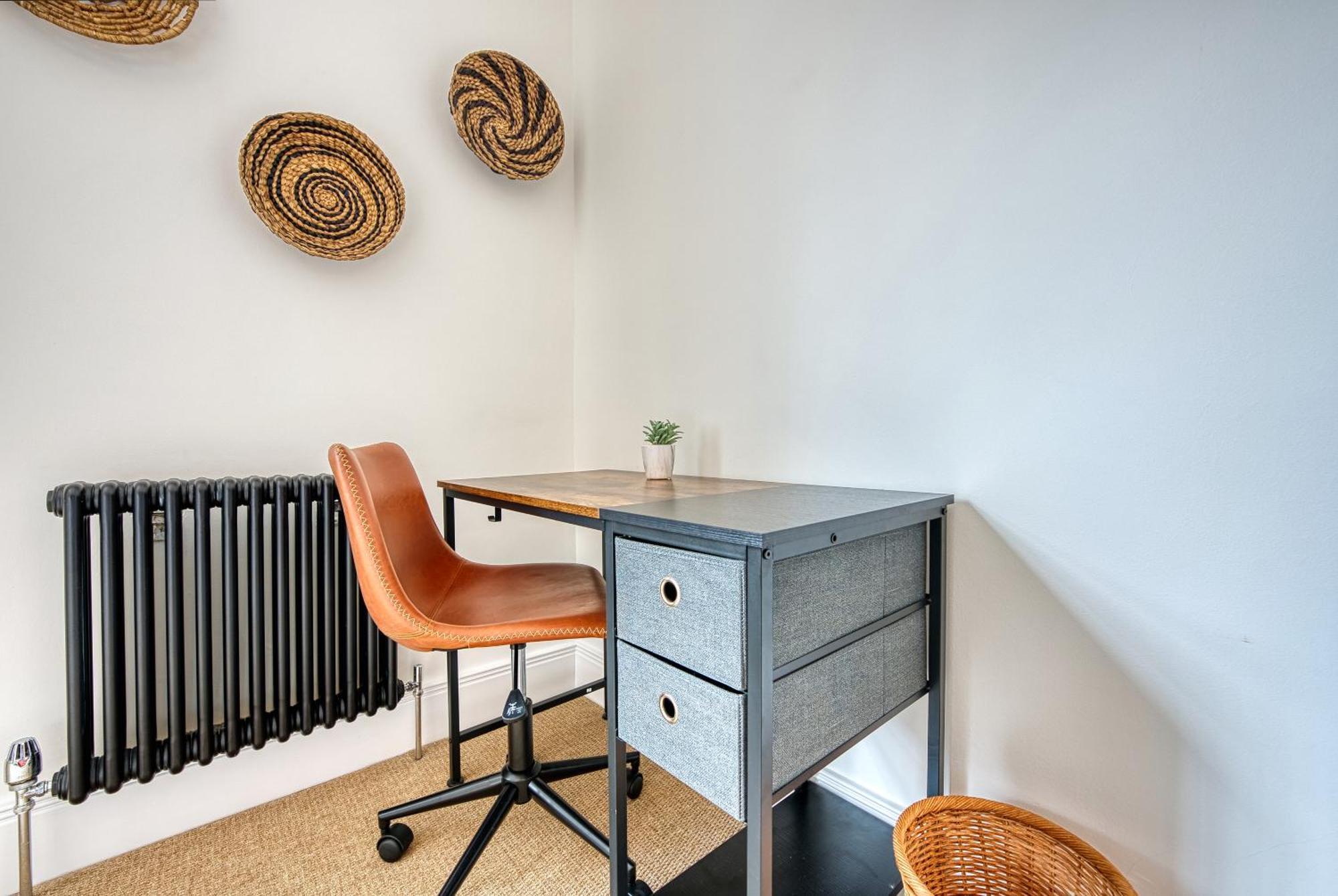 2 Bed Stunning Chic Modern Spacious Apt, Ocean Village, Southampton - Plenty Of Parking - By Blue Puffin Stays Dış mekan fotoğraf