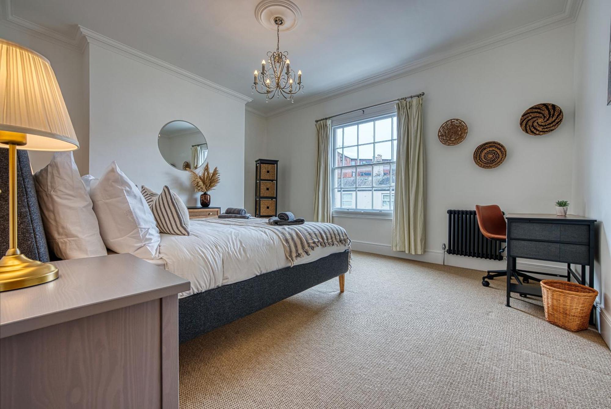 2 Bed Stunning Chic Modern Spacious Apt, Ocean Village, Southampton - Plenty Of Parking - By Blue Puffin Stays Dış mekan fotoğraf
