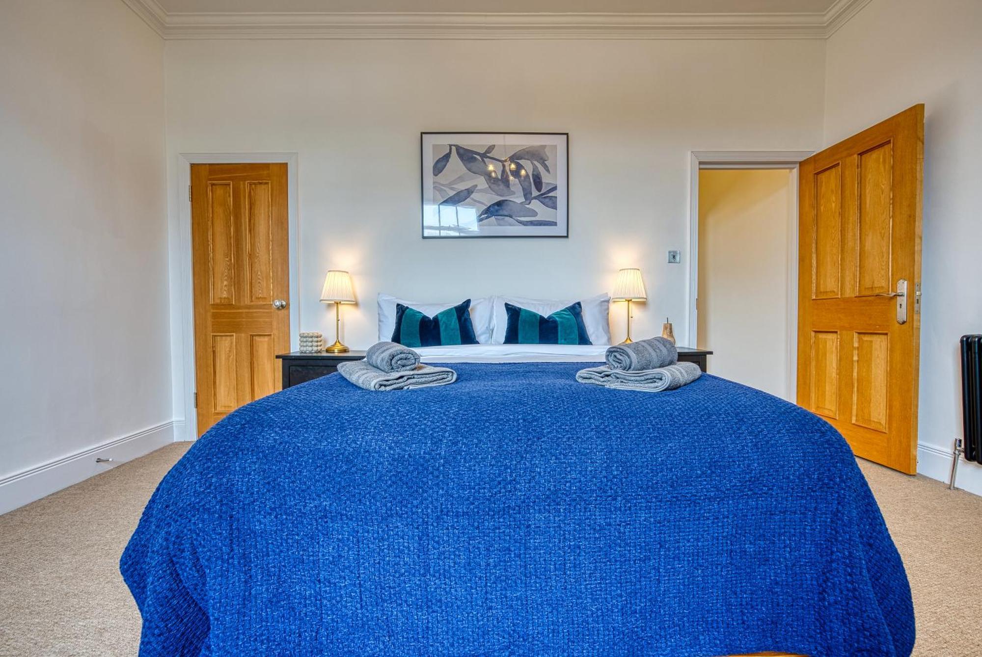 2 Bed Stunning Chic Modern Spacious Apt, Ocean Village, Southampton - Plenty Of Parking - By Blue Puffin Stays Dış mekan fotoğraf