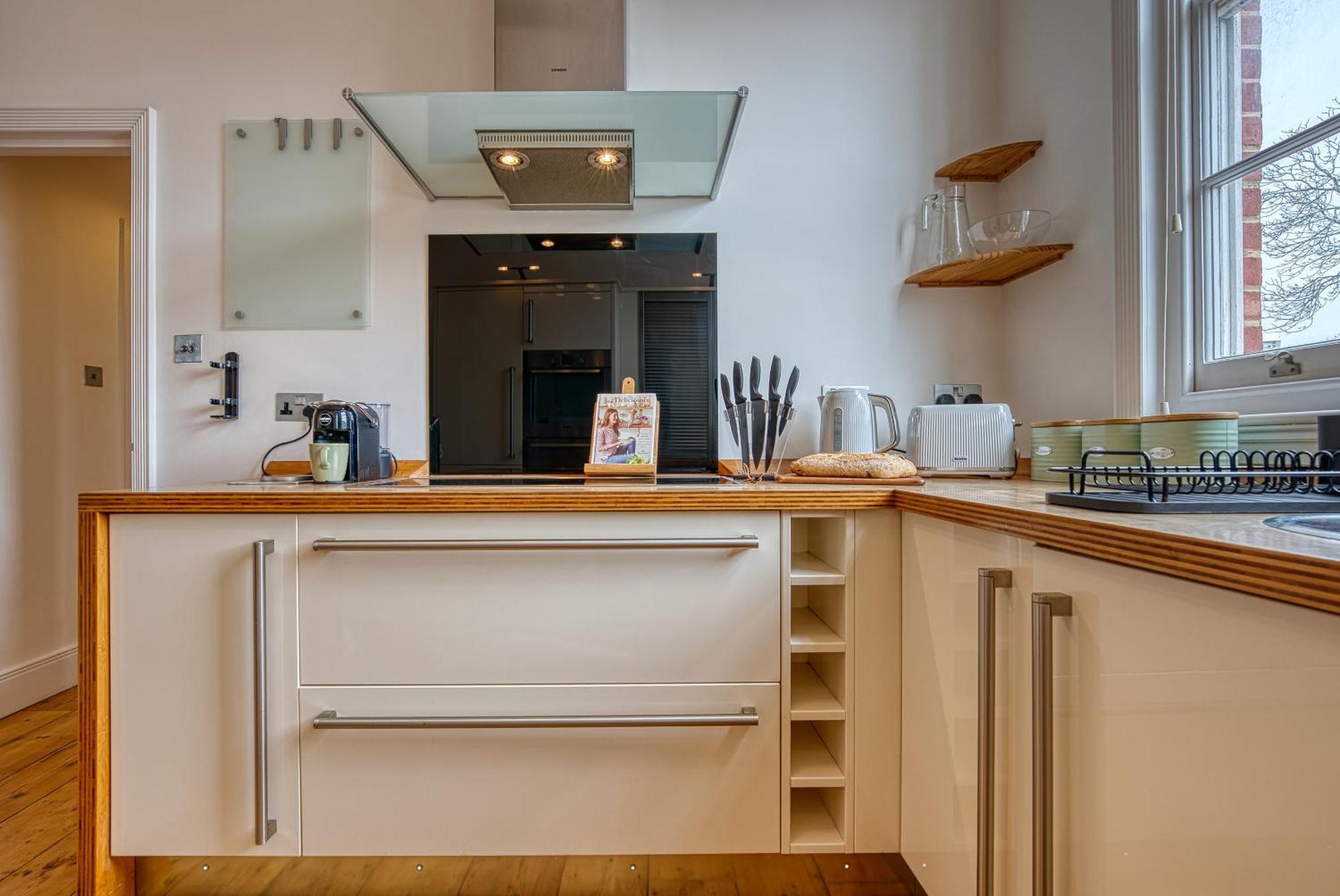 2-Bedroom Stunning, Chic, Modern & Spacious Apartment, Near Ocean Village, Central Southampton - Plenty Of Parking - By Blue Puffin Stays Dış mekan fotoğraf