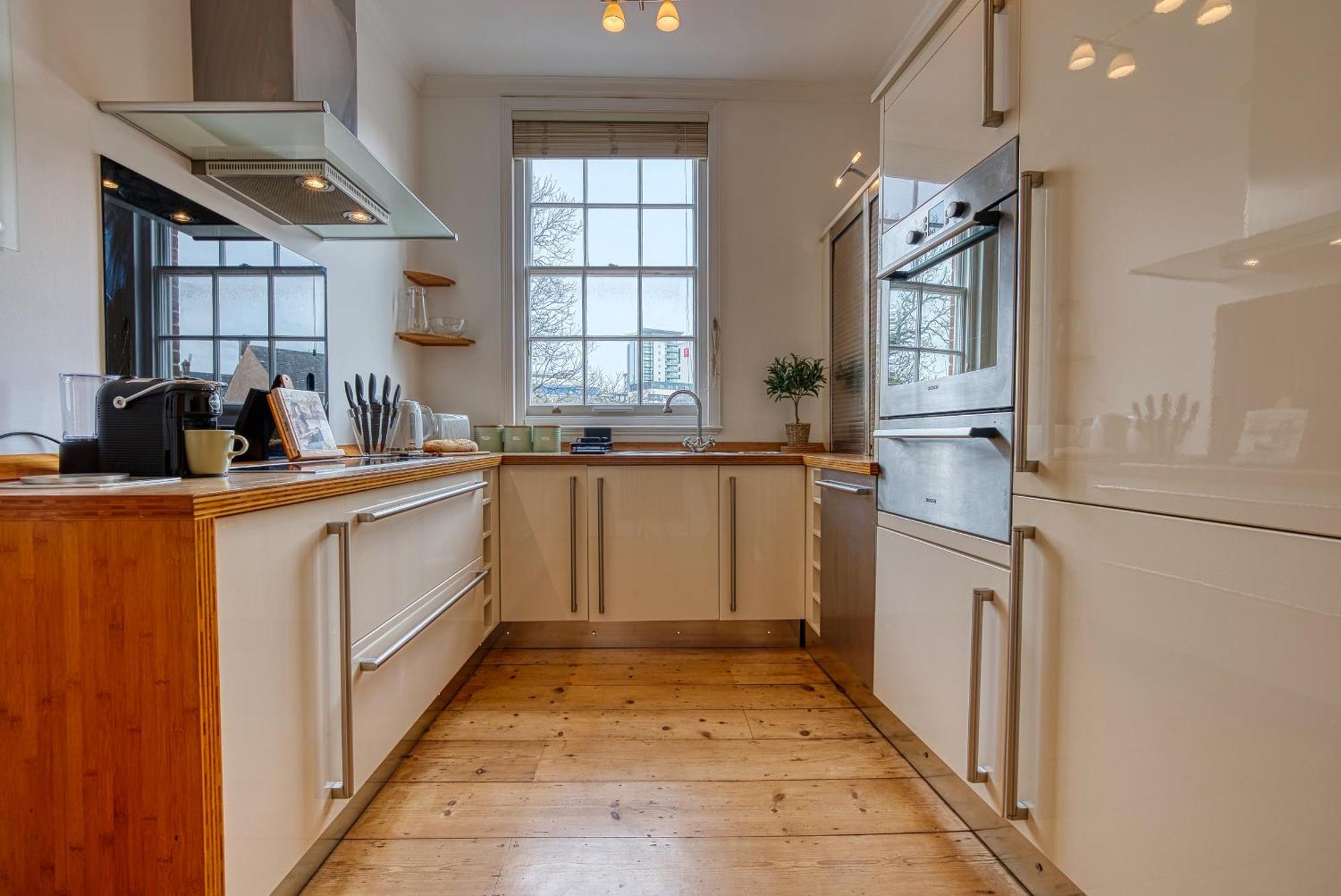 2 Bed Stunning Chic Modern Spacious Apt, Ocean Village, Southampton - Plenty Of Parking - By Blue Puffin Stays Dış mekan fotoğraf