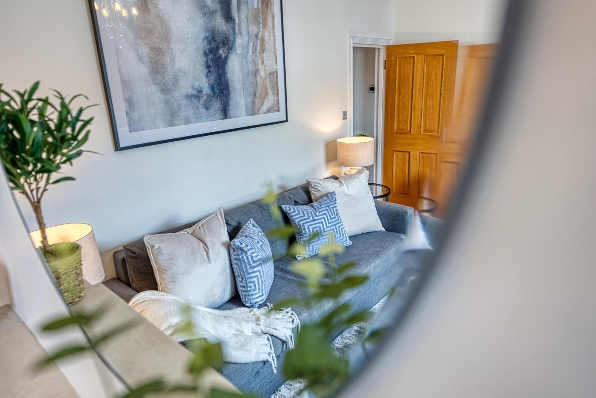 2-Bedroom Stunning, Chic, Modern & Spacious Apartment, Near Ocean Village, Central Southampton - Plenty Of Parking - By Blue Puffin Stays Dış mekan fotoğraf