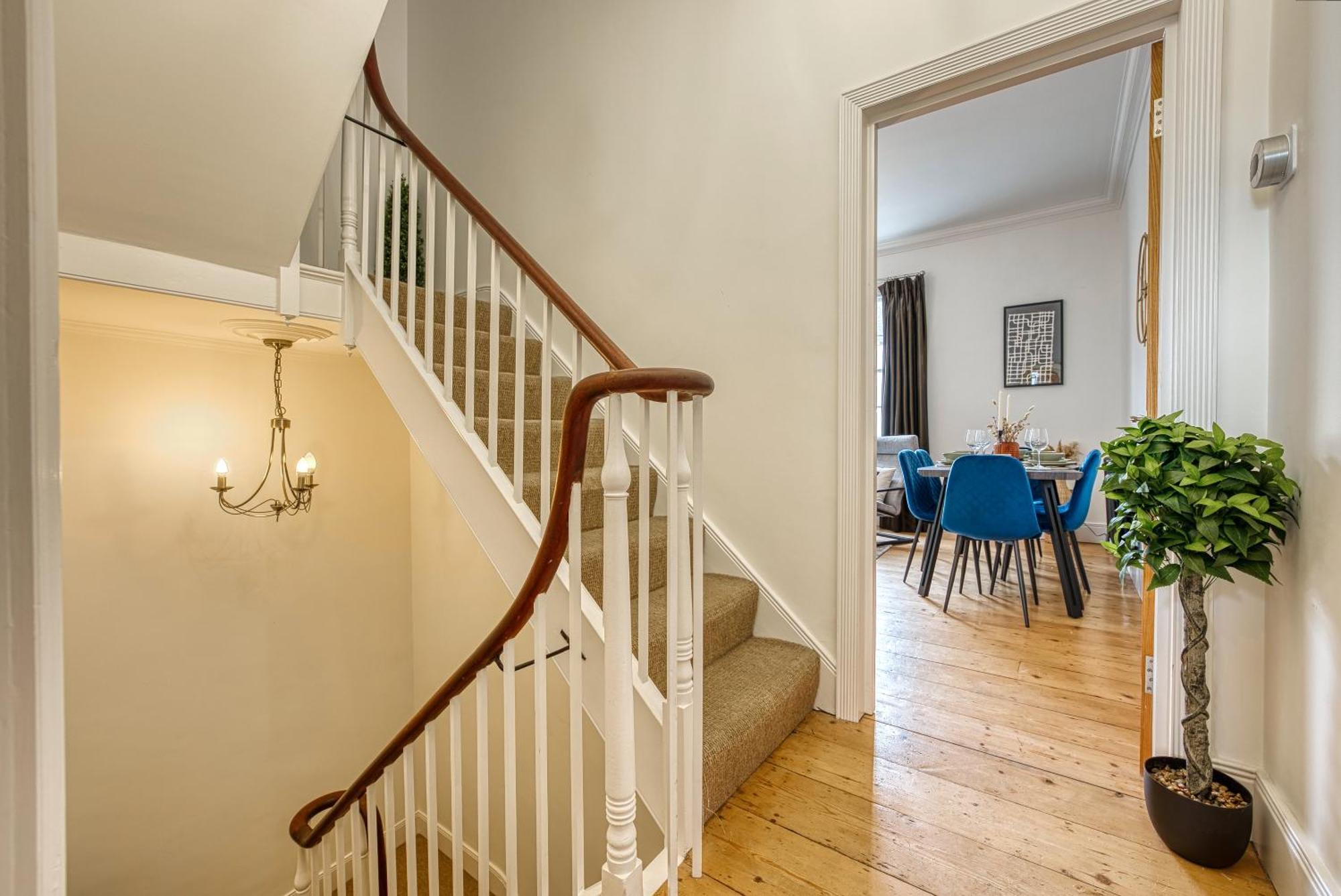 2 Bed Stunning Chic Modern Spacious Apt, Ocean Village, Southampton - Plenty Of Parking - By Blue Puffin Stays Dış mekan fotoğraf
